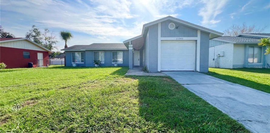 House in Orlando, Florida 4 bedrooms, 116.31 sq.m. № 2196196