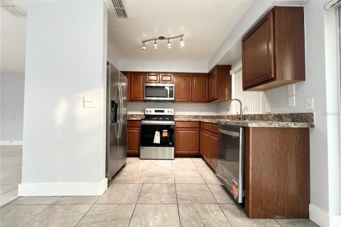 House in Orlando, Florida 4 bedrooms, 116.31 sq.m. № 2196196 - photo 7