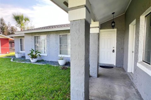 House in Orlando, Florida 4 bedrooms, 116.31 sq.m. № 2196196 - photo 3