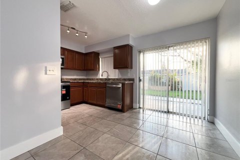 House in Orlando, Florida 4 bedrooms, 116.31 sq.m. № 2196196 - photo 9