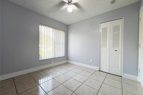 House in Orlando, Florida 4 bedrooms, 116.31 sq.m. № 2196196 - photo 24