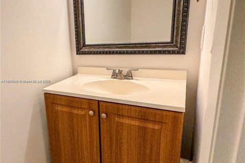 Townhouse in Fort Lauderdale, Florida 2 bedrooms № 1967846 - photo 16