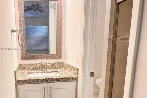 Townhouse in Fort Lauderdale, Florida 2 bedrooms № 1967846 - photo 23