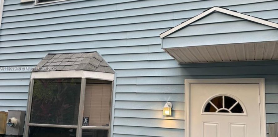 Townhouse in Fort Lauderdale, Florida 2 bedrooms № 1967846