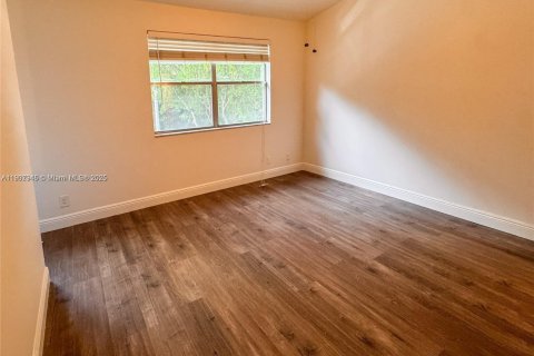 Townhouse in Fort Lauderdale, Florida 2 bedrooms № 1967846 - photo 13