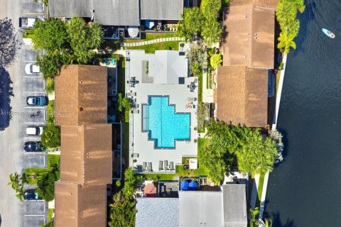 Townhouse in Fort Lauderdale, Florida 2 bedrooms № 1967846 - photo 4