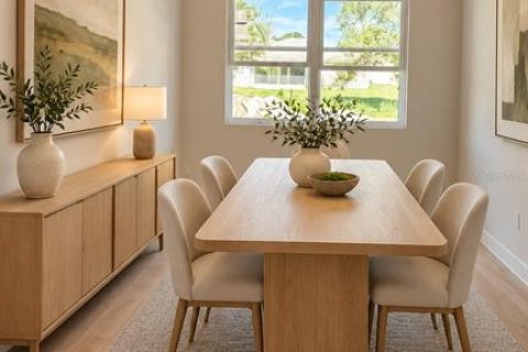 House in Sebring, Florida 4 bedrooms, 168.25 sq.m. № 2394078 - photo 9