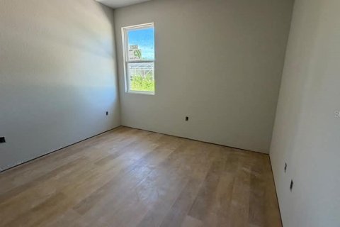 House in Sebring, Florida 4 bedrooms, 168.25 sq.m. № 2394078 - photo 20