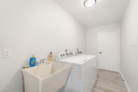 Villa ou maison à vendre à Sarasota, Floride: 2 chambres, 148.74 m2 № 1622454 - photo 13