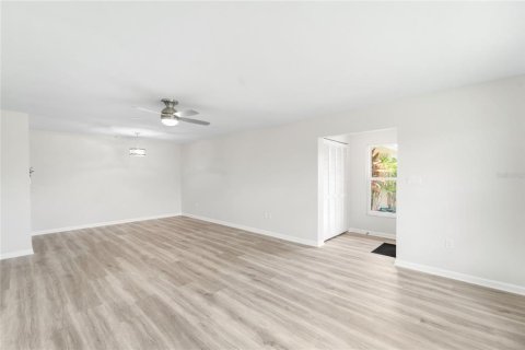 Villa ou maison à vendre à Sarasota, Floride: 2 chambres, 148.74 m2 № 1622454 - photo 8