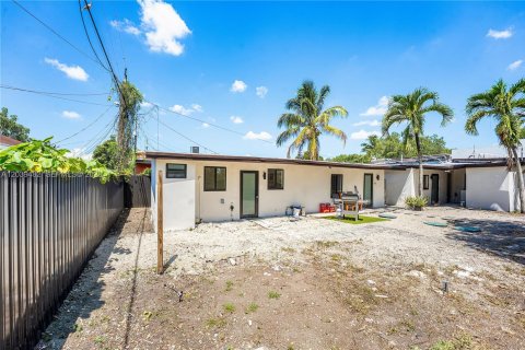 Commercial property in Miami, Florida 403.1 sq.m. № 2089545 - photo 5