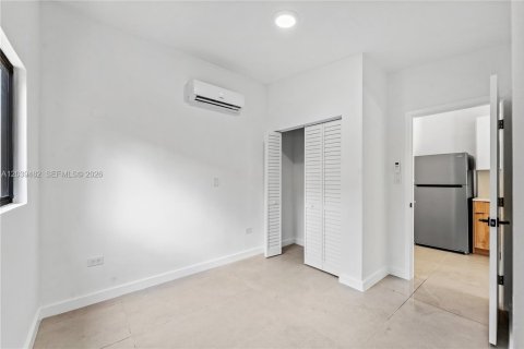Commercial property in Miami, Florida 403.1 sq.m. № 2089545 - photo 14