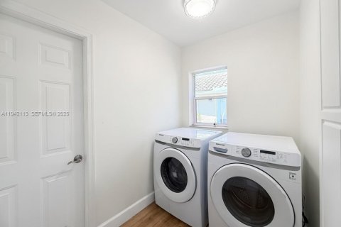 Villa ou maison à vendre à Davie, Floride: 4 chambres, 200.02 m2 № 1999201 - photo 13