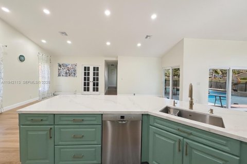 Villa ou maison à vendre à Davie, Floride: 4 chambres, 200.02 m2 № 1999201 - photo 10