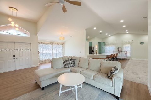 Villa ou maison à vendre à Davie, Floride: 4 chambres, 200.02 m2 № 1999201 - photo 3