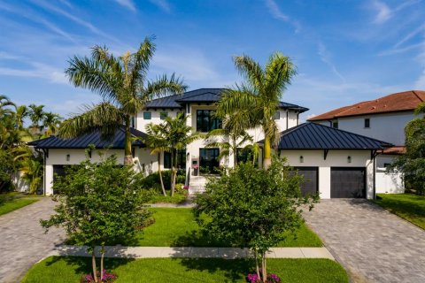 Casa en venta en Saint Petersburg, Florida, 4 dormitorios, 381.92 m2 № 1735196 - foto 3