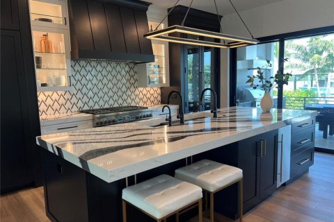 Casa en venta en Saint Petersburg, Florida, 4 dormitorios, 381.92 m2 № 1735196 - foto 25