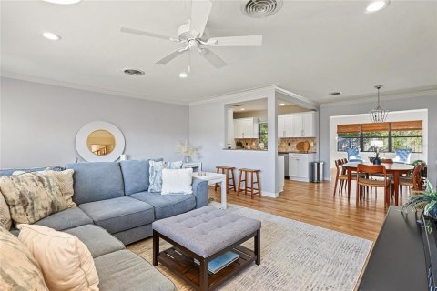 Villa ou maison à vendre à Sarasota, Floride: 3 chambres, 126.72 m2 № 2418985 - photo 5
