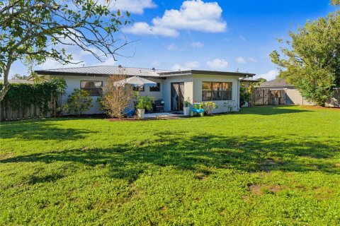 Villa ou maison à vendre à Sarasota, Floride: 3 chambres, 126.72 m2 № 2418985 - photo 27
