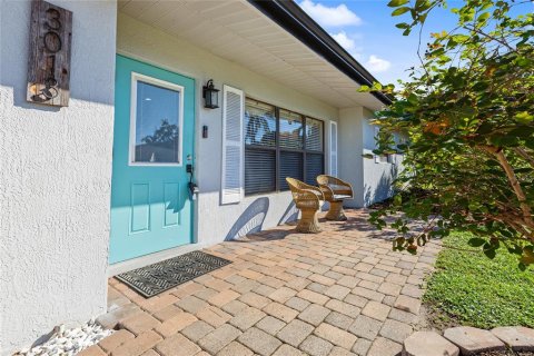 Villa ou maison à vendre à Sarasota, Floride: 3 chambres, 126.72 m2 № 2418985 - photo 2