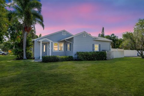 Villa ou maison à vendre à Saint Petersburg, Floride: 3 chambres, 108.14 m2 № 1815778 - photo 2