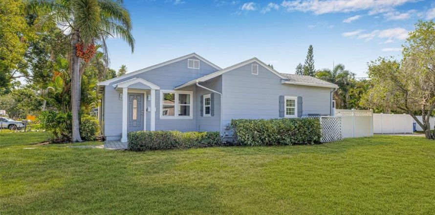 Villa ou maison à Saint Petersburg, Floride 3 chambres, 108.14 m2 № 1815778