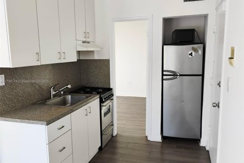 Condominio en venta en Miami Beach, Florida, 1 dormitorio, 39.76 m2 № 1936737 - foto 2