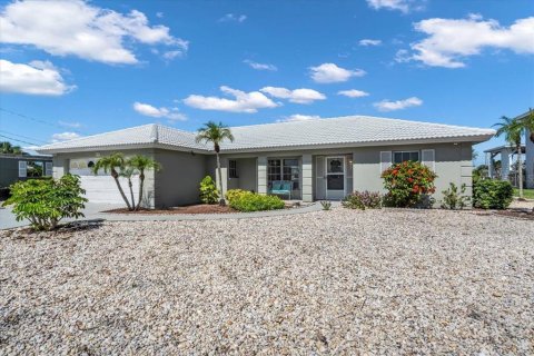 House in Bradenton, Florida 3 bedrooms, 158.03 sq.m. № 1840658 - photo 2
