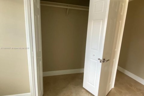 Villa ou maison à louer à Miami, Floride: 3 chambres, 141.86 m2 № 1946639 - photo 8