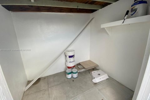 Villa ou maison à louer à Miami, Floride: 3 chambres, 141.86 m2 № 1946639 - photo 16