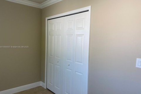 Villa ou maison à louer à Miami, Floride: 3 chambres, 141.86 m2 № 1946639 - photo 6