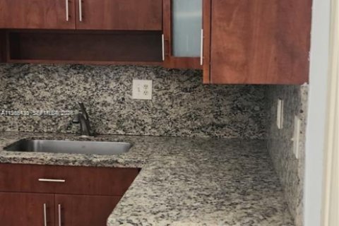 Снять в аренду виллу или дом в Майами, Флорида 3 спальни, 111.67м2, № 2028016 - фото 5