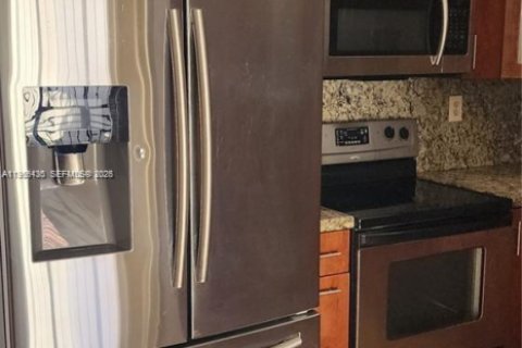 Снять в аренду виллу или дом в Майами, Флорида 3 спальни, 111.67м2, № 2028016 - фото 6