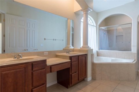 Casa en alquiler en Orlando, Florida, 4 dormitorios, 340.95 m2 № 1886717 - foto 26