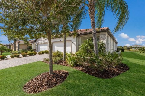 House in Lakewood Ranch, Florida 2 bedrooms, 182.55 sq.m. № 1770022 - photo 7