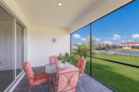 House in Lakewood Ranch, Florida 2 bedrooms, 182.55 sq.m. № 1770022 - photo 4