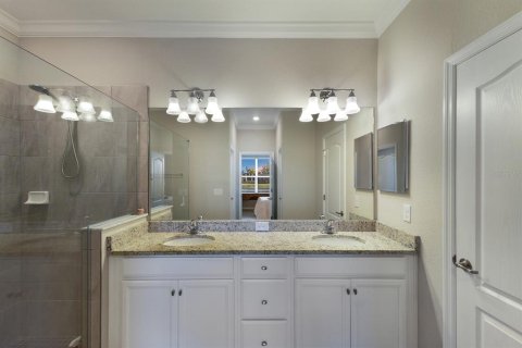 House in Lakewood Ranch, Florida 2 bedrooms, 182.55 sq.m. № 1770022 - photo 28