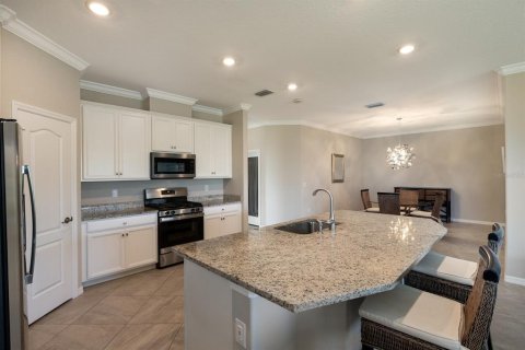 House in Lakewood Ranch, Florida 2 bedrooms, 182.55 sq.m. № 1770022 - photo 17