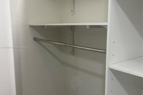 Appartement à louer à Miami, Floride: 1 chambre, 59.46 m2 № 1945099 - photo 12