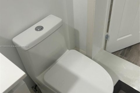 Appartement à louer à Miami, Floride: 1 chambre, 59.46 m2 № 1945099 - photo 17