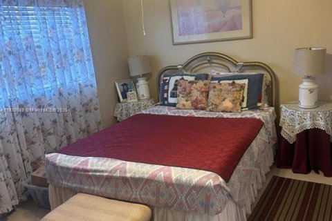 Купить кондоминиум в Тамарак, Флорида 2 спальни, 85.47м2, № 1786965 - фото 13
