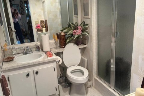 Купить кондоминиум в Тамарак, Флорида 2 спальни, 85.47м2, № 1786965 - фото 14
