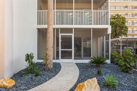 Condo in Sarasota, Florida, 2 bedrooms  № 2213931 - photo 24