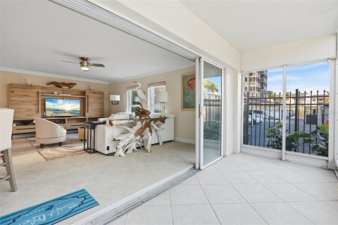 Condo in Sarasota, Florida, 2 bedrooms  № 2213931 - photo 22