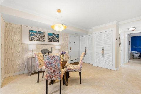 Condo in Sarasota, Florida, 2 bedrooms  № 2213931 - photo 9