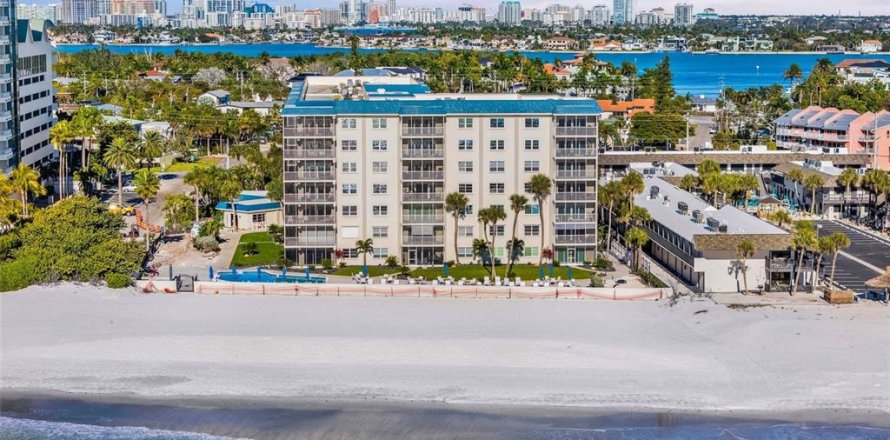 Condo in Sarasota, Florida, 2 bedrooms  № 2213931