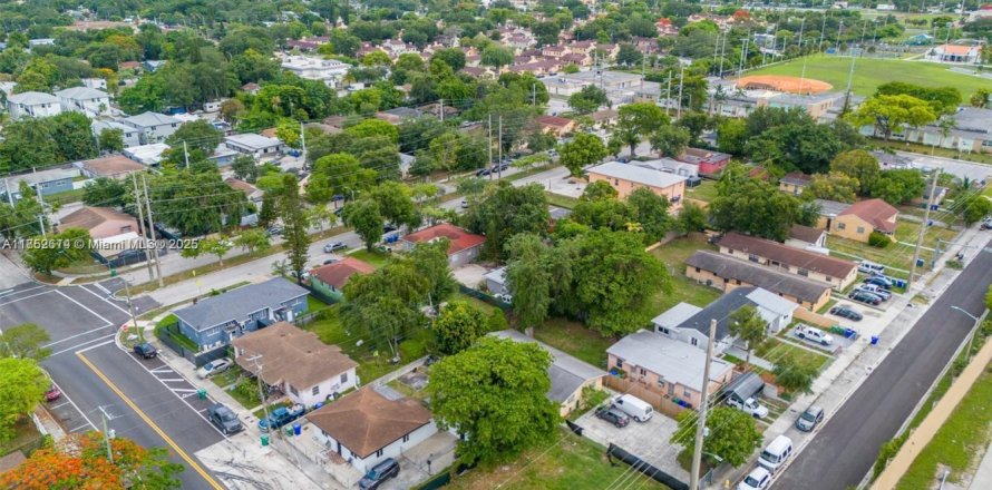 Terreno en Miami, Florida № 1859165