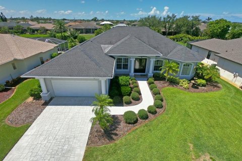 House in Rotonda, Florida 3 bedrooms, 249.26 sq.m. № 1802957 - photo 1