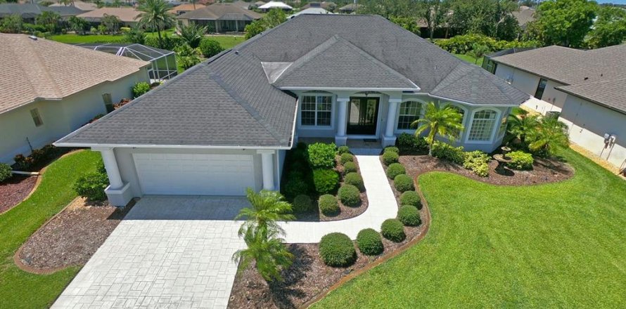 House in Rotonda, Florida 3 bedrooms, 249.26 sq.m. № 1802957