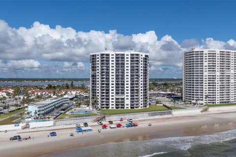 Condo in Daytona Beach Shores, Florida, 2 bedrooms  № 1810649 - photo 25